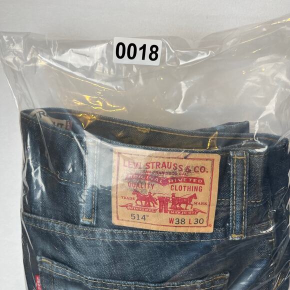 VTG Levis Jeans Mens 38x30 Blue 514 Regular Straight Mid Rise Dark Wash Denim - Picture 11 of 11